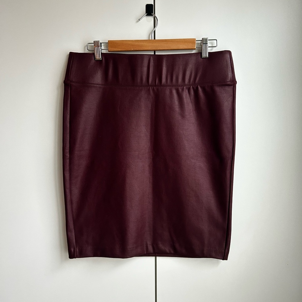 Elegant Burgundy Leather Look Pencil Skirt